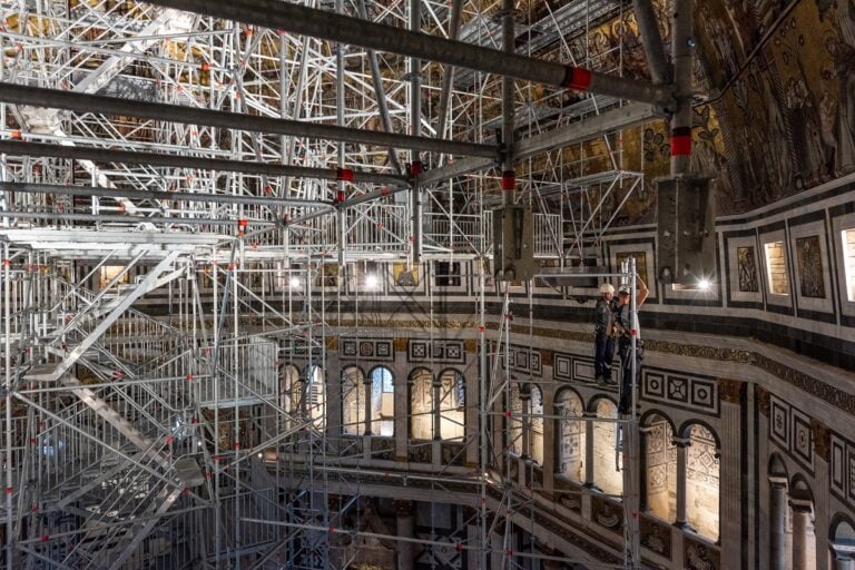 Battistero di Firenze, fasi di montaggio del cantiere di restauro. Photo di Francesco degli innocenti - Studio Fotografico FDI