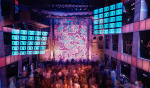 Il PAC di Milano si trasforma in una discoteca per celebrare la storia del clubbing