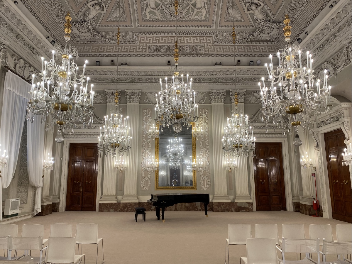 Sala Bianca e pianoforte