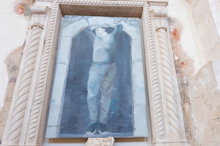 Y. Antsyhin, Holding the rock, 2023. Exhibition view, photo Luca Eleuteri, courtesy Fondazione MAXXI