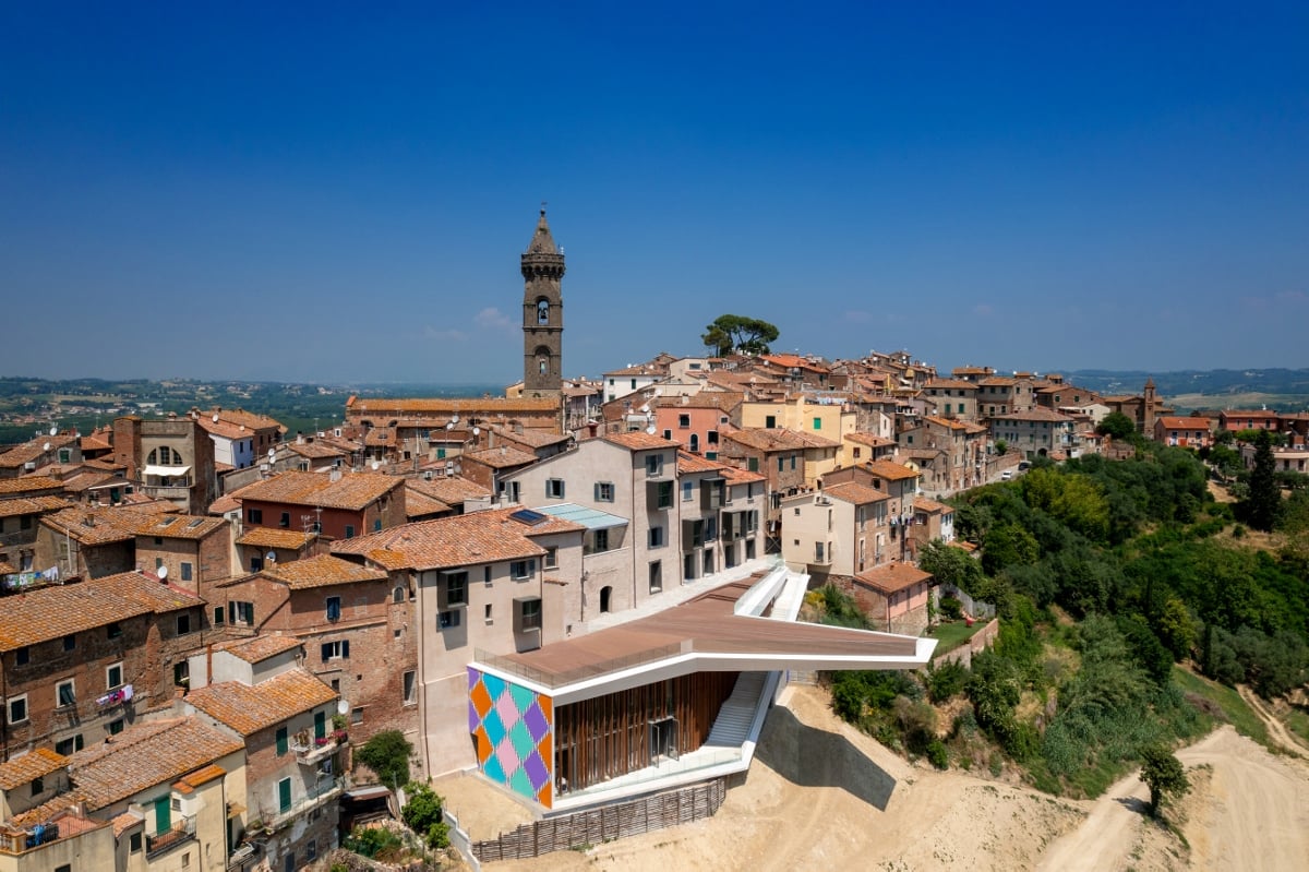 Daniel Buren, Photo souvenirs A 45°, Terrazza Palazzo Senza Tempo © Archivio fotografico Fondazione Peccioli