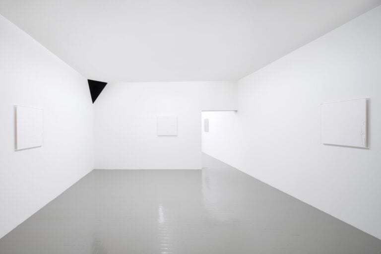 Anish Kapoor and Giulio Paolini, installation view at Galleria Massimo Minini, Brescia. Courtesy the artists and Galleria Massimo Minini. Photo Petrò Gilberti