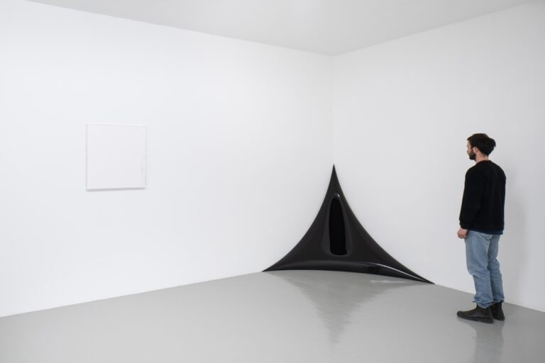 Anish Kapoor and Giulio Paolini, installation view at Galleria Massimo Minini, Brescia. Courtesy the artists and Galleria Massimo Minini. Photo Petrò Gilberti