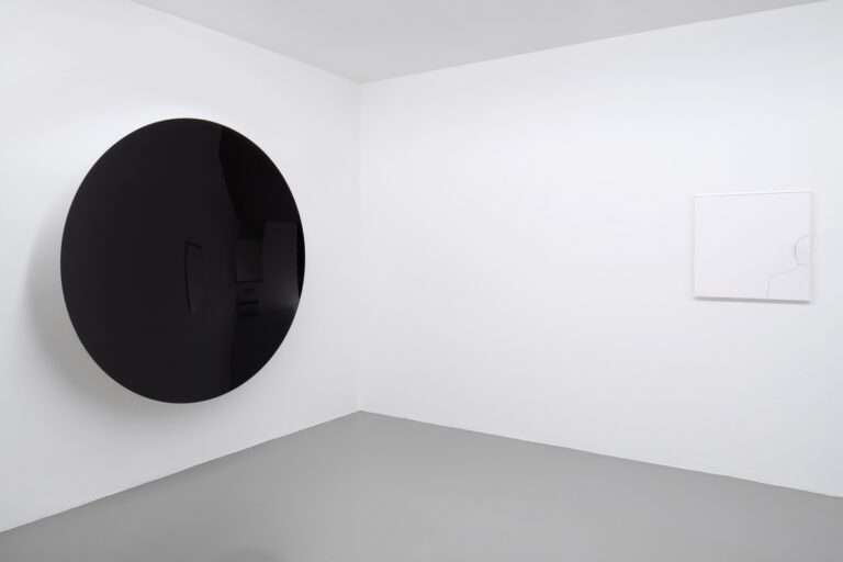 Anish Kapoor and Giulio Paolini, installation view at Galleria Massimo Minini, Brescia. Courtesy the artists and Galleria Massimo Minini. Photo Petrò Gilberti