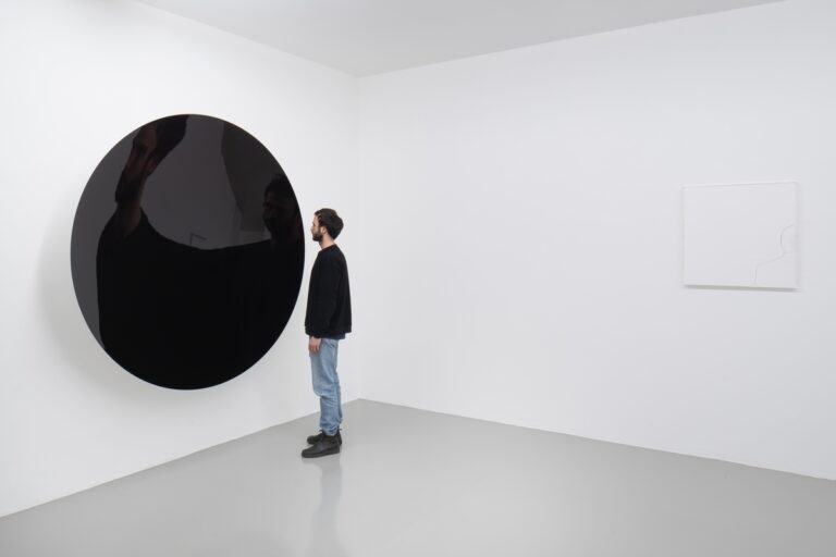 Anish Kapoor and Giulio Paolini, installation view at Galleria Massimo Minini, Brescia. Courtesy the artists and Galleria Massimo Minini. Photo Petrò Gilberti