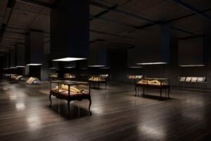 A Milano David Cronenberg rilegge le cere anatomiche di uno storico museo fiorentino