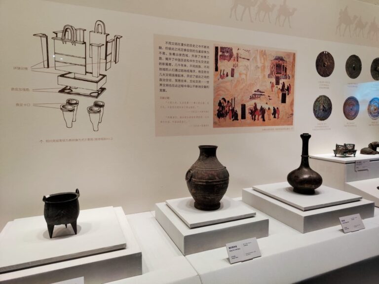 Civiltà dei Grandi Fiumi, Selezione di vasi e bronzi cinesiCiviltà dei Grandi Fiumi, Selezione di vasi e bronzi cinesi