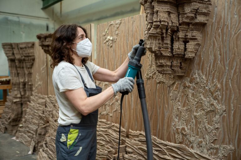 Eva Jospin at work in her studio, photo Laure Vasconi