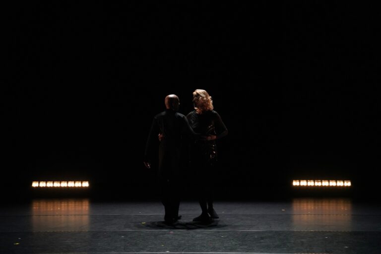 FND Aterballetto, Un jour nouveau by Rachid Ouramdane. Photo Christophe Bernard