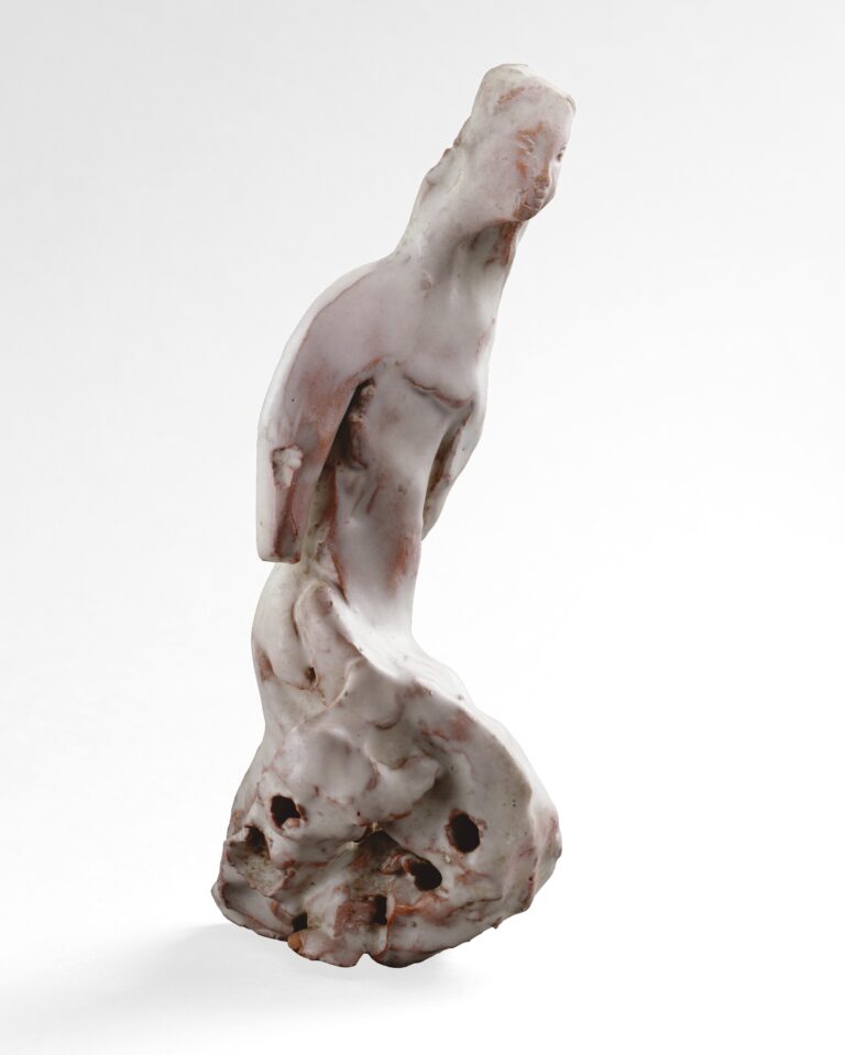 Fausto Melotti, Senza titolo, 1946 circa, ceramica smaltata, 22 × 7,5 × 10 cm, collezione privata, courtesy Hauser & Wirth, photo courtesy Fondazione Fausto Melotti, Milano