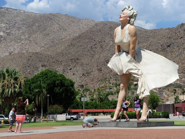 La polemica sulla statua di Marilyn Monroe a Palm Springs