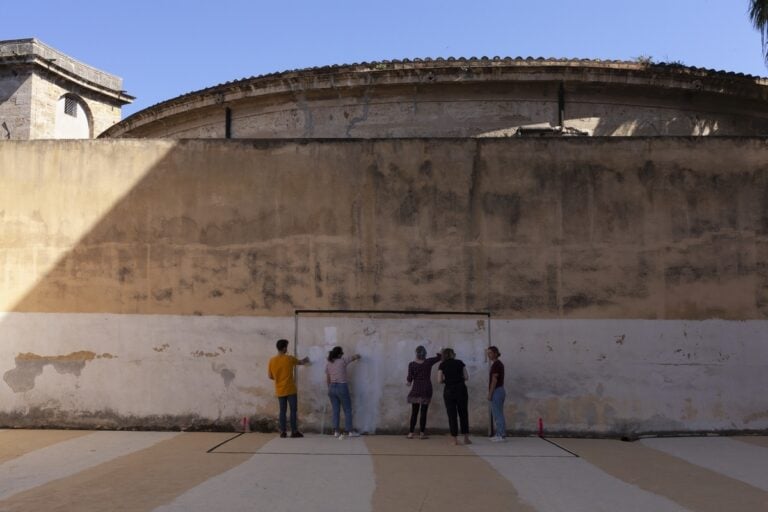 Foto di Giovanna Silva del laboratorio Operazione grigi cortili di Matilde Cassani, Ucciardone, Palermo, maggio 2022, GAP Graffiti Art in Prison