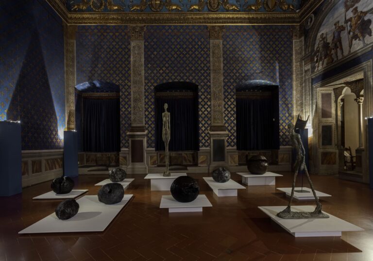 Giacometti/Fontana. La ricerca dell'assoluto. Installation view at Museo di Palazzo Vecchio, Firenze, 2023