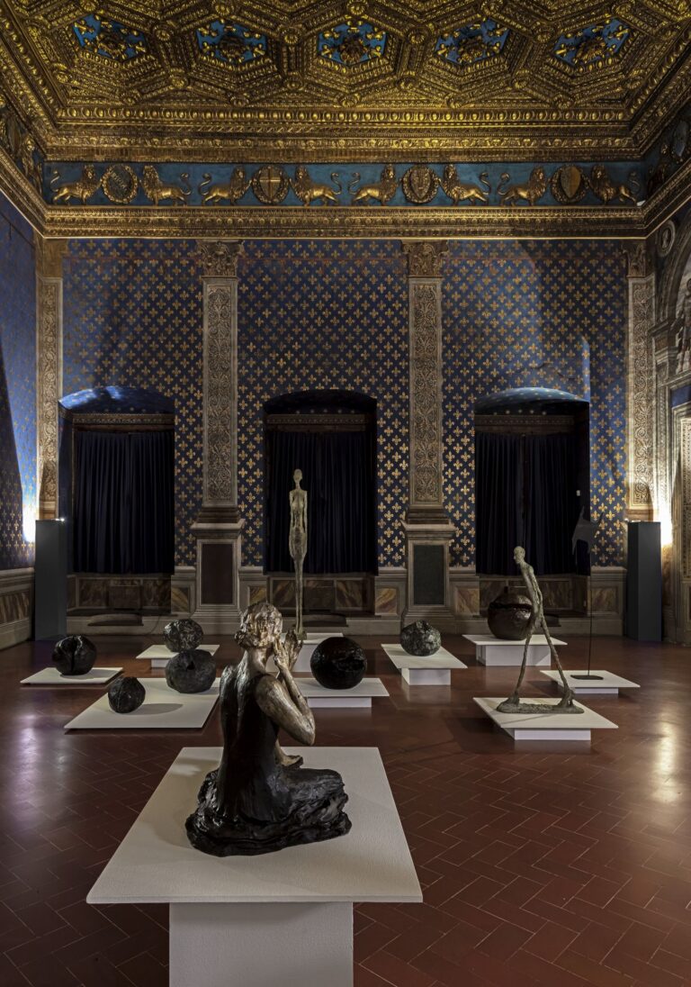 Giacometti/Fontana. La ricerca dell'assoluto. Installation view at Museo di Palazzo Vecchio, Firenze, 2023