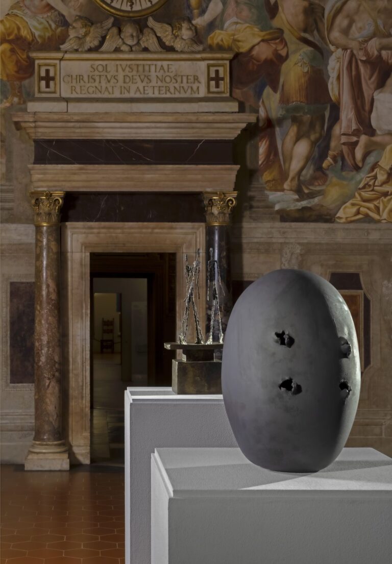 Giacometti/Fontana. La ricerca dell'assoluto. Installation view at Museo di Palazzo Vecchio, Firenze, 2023