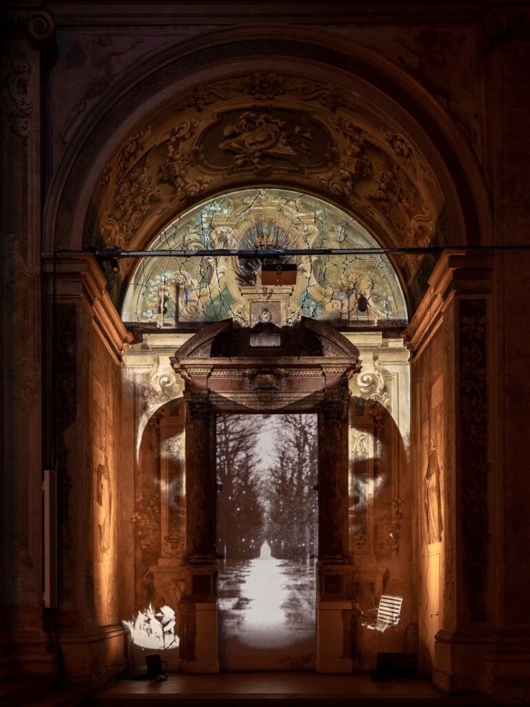 Gonzalo Borondo, Settimo Giorno, installation view at Chiesa di San Mattia, Bologna, 2023. Photo Roberto Conte