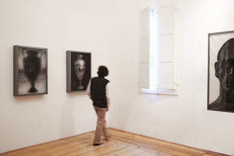 Gonzalo Borondo, Settimo Giorno, installation view at MAGMA gallery, Bologna, 2023
