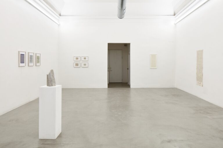 Greta Schödl. Il segno traccia del nostro vissuto, installation view, LABS Contemporary Art, Bologna, 2023. Foto di Carlo Favero