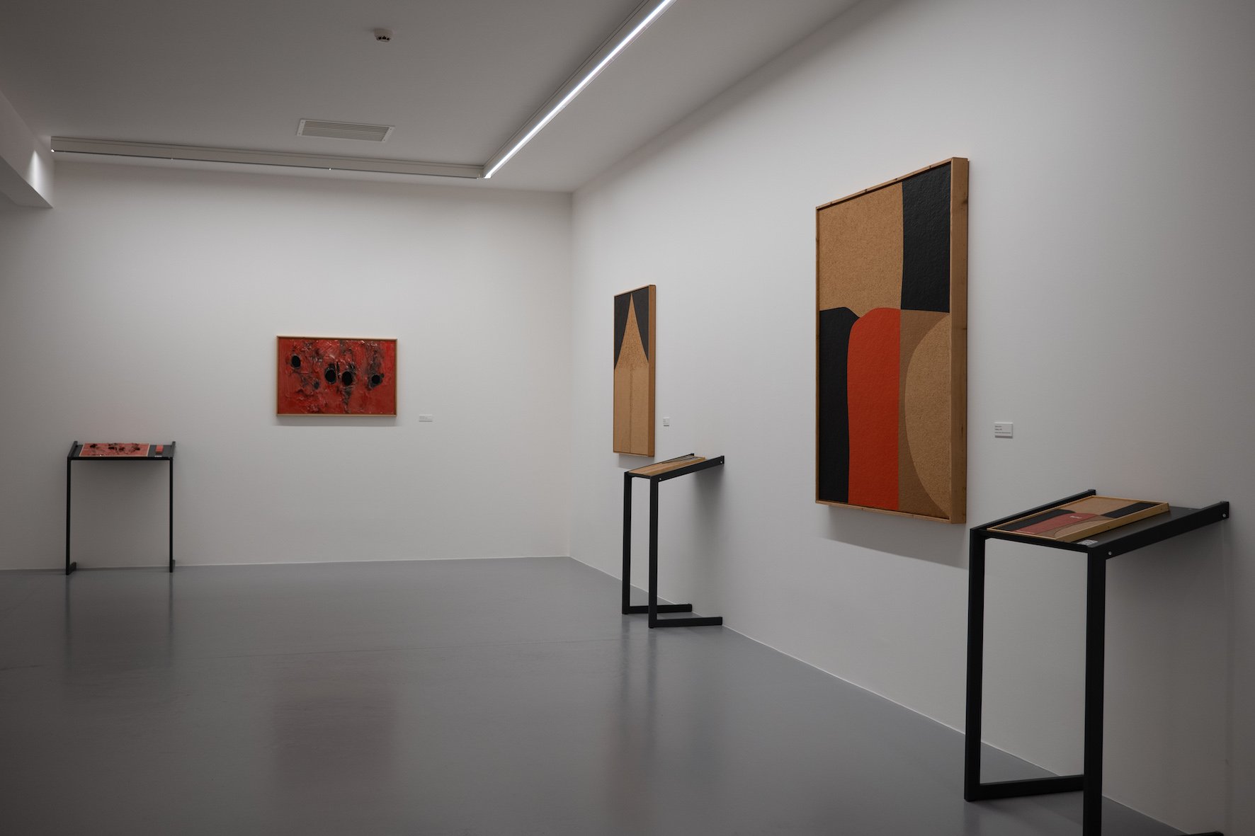 La Luce del Nero, 2022, Ex Seccatoi del Tabacco, una delle due sedi museali della Fondazione Burri a Città di Castello. Exhibition view