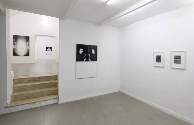 Mariella Bettineschi, L’era successiva e altri racconti, installation view della prima sala, photo Giorgio Benni, courtesy l’artista & z2o Sara Zanin