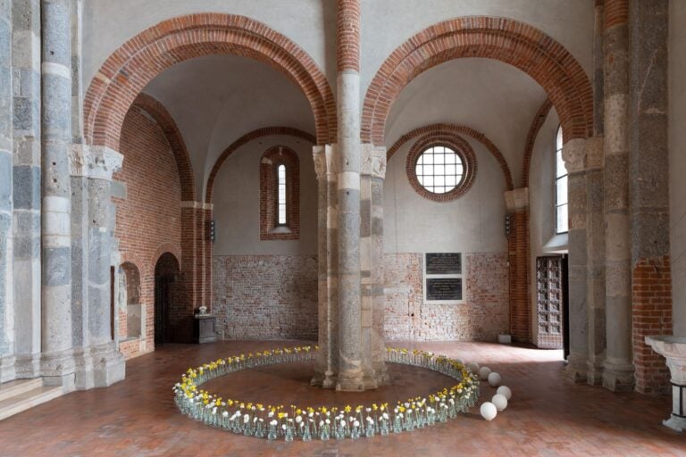 Nina Carini Apercues installation view at Basilica di San Celso Milano. Courtesy lartista. Photo Lorenzo Palmieri 3 Scorci d’infinito. La mostra di Nina Carini a Milano