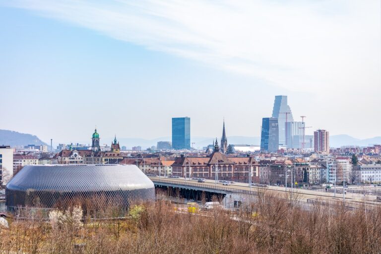 Novartis Pavillon, view towards Dreirosenbrücke