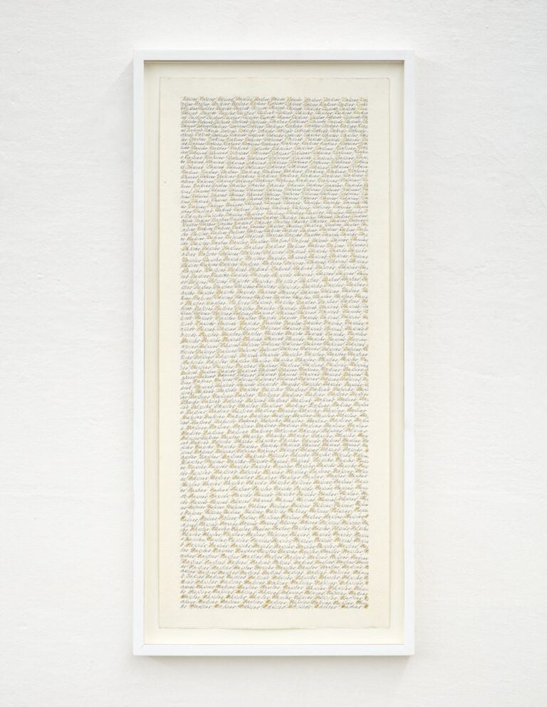 Papier [Paper], 1975. Black ink and gold leaf on paper. Foto di Carlo Favero