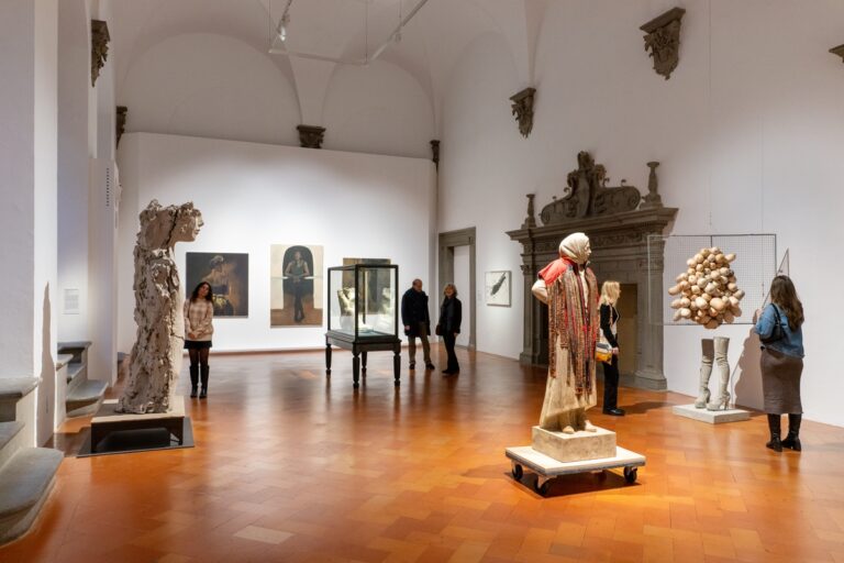 Reaching for the Stars. Da Maurizio Cattelan a Lynette Yiadom Boakye, installation view a Palazzo Strozzi, Firenze ©Ela Bialkowska, OKNO studio