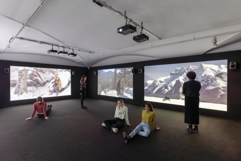 Reaching for the Stars. Da Maurizio Cattelan a Lynette Yiadom Boakye, installation view a Palazzo Strozzi, Firenze ©Ela Bialkowska, OKNO studio