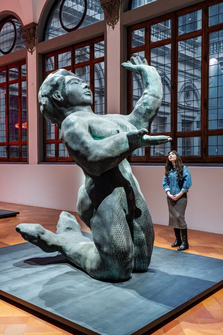 Reaching for the Stars. Da Maurizio Cattelan a Lynette Yiadom Boakye, installation view a Palazzo Strozzi, Firenze ©Ela Bialkowska, OKNO studio