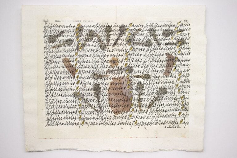 Senza titolo (Serie SCRITTURE), 1980s. Antique book page, rice paper, black India ink, gold leaf, dettaglio