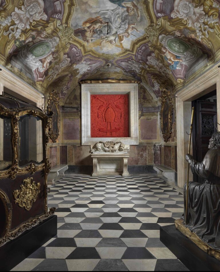 In due chiese di Napoli le grandi installazioni in corallo di Jan Fabre