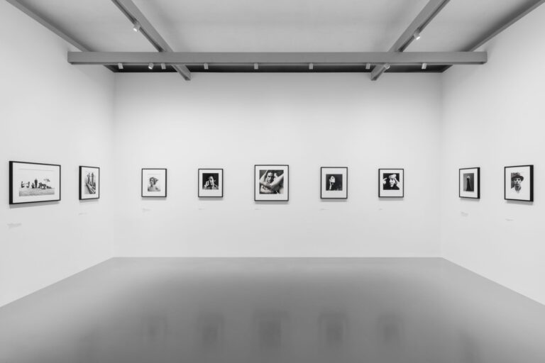 © Condé Nast. Installation view, CHRONORAMA. Photographic Treasures of the 20th Century at Palazzo Grassi, Pinault Collection, 2023. Ph. Marco Cappelletti © Palazzo Grassi