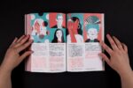 Tra i progetti in mostra c’è il concept grafico di UNCOVER, una pubblicazione legata all’Aiap Women in Design Award che indaga a tutto tondo il graphic design al femminile, valorizzando figure storiche e lavori recenti. Lo hanno sviluppato tre (allora) studentesse dell’ISIA di Urbino, oggi attive all’interno dell’associazione: Costanza De Luca, Greta Rolando e Greta Valotto