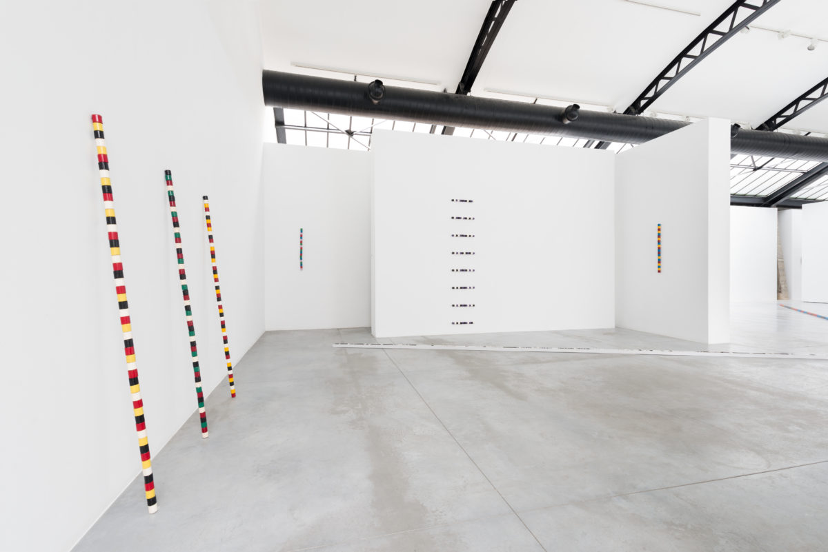 André Cadere Expanding Art, exhibition view at Fondation Cab, Bruxelles, 2023