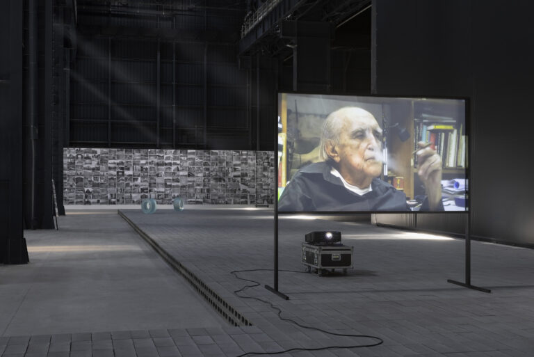 Ann Veronica Janssens, Grand Bal, exhibition view at Pirelli HangarBicocca, Milano, 2023. © 2023 Ann Veronica Janssens, SIAE, Photo Andrea Rossetti