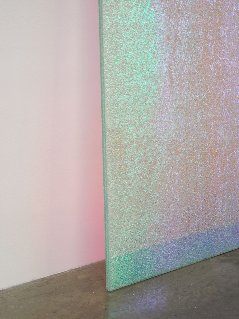 Ann Veronica Janssens, Magic Mirror Pink #2, 2013 – 2017 (particolare). Courtesy l’artista e White Cube © 2023 Ann Veronica Janssens, SIAE. Foto © Ben Westob