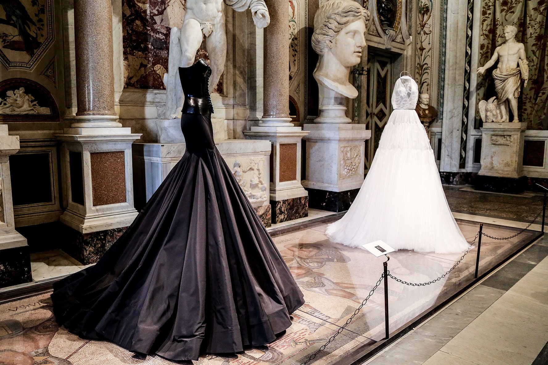Abiti di Azzedine Alaïa 
