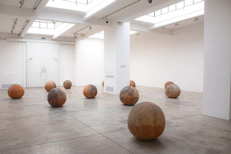 Bosco Sodi, Mi ricordo, sì, io mi ricordo, 2023, installation view at Cardi Gallery, Milano. Courtesy Cardi Gallery