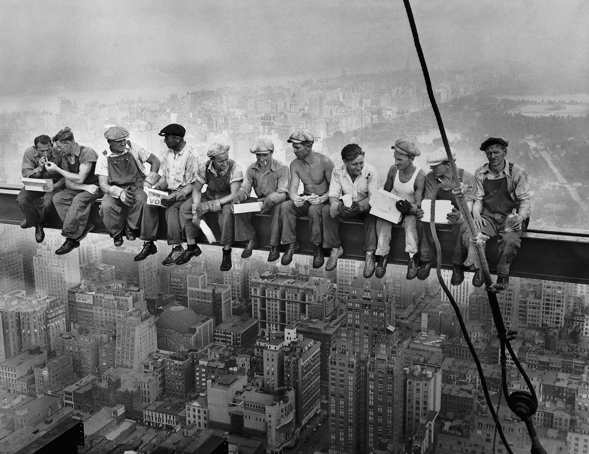 Charles Clyde Ebbets, Lunch atop a Skyscraper, 1932