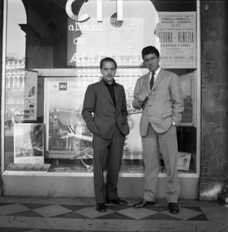 Edmondo Bacci e Renato Cardazzo in Piazza S. Marco, Venezia, 1958 c. Archivio Edmondo Bacci, Venezia