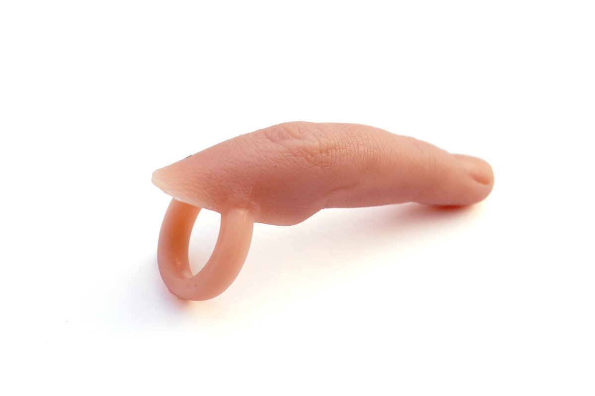 FINGERring by Nadja Buttendorf