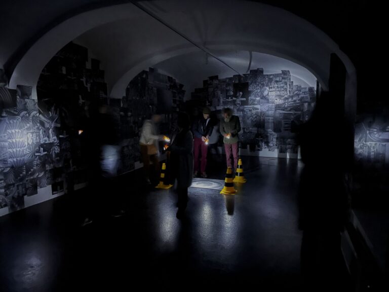 Hana Usui, Electric Shadows, installation view at Kunstraum Feller, Vienna, 2023. Foto Marcello Farabegoli