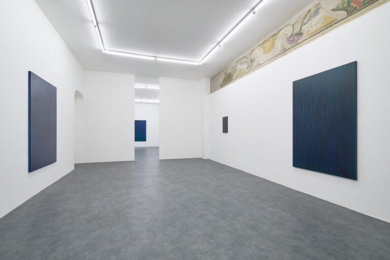 Hermann Bergamelli, Valgua, 2023, installation view. Courtesy A+B Gallery, Brescia. Photo Petrò Gilberti