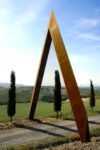 Mauro Staccioli, Portale di Lischeto Volterra , acciaio Corten, 2009, Foto Sergio Borghesi