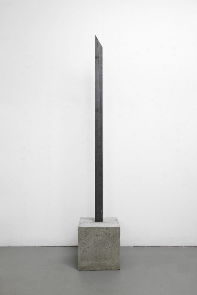 Mauro Staccioli, Senza titolo, 2007. Courtesy A arte Invernizzi, Milano. Foto Bruno Bani, Milano