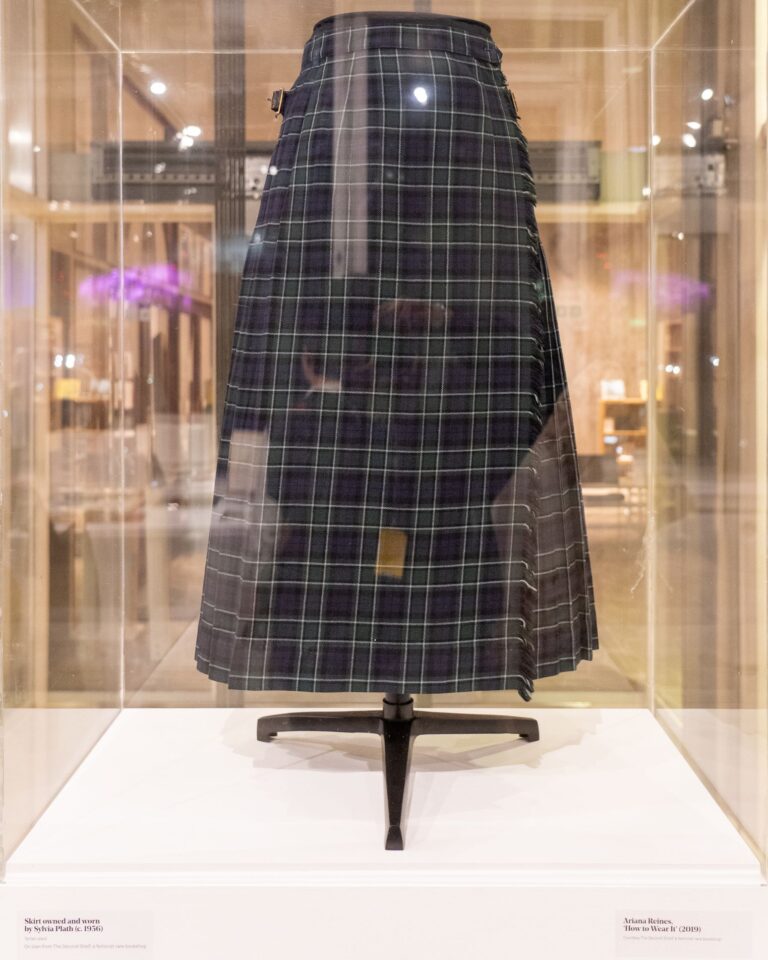 Poets in Vogue, exhibition view. Sylvia Plath's skirt. Photo credit Arnaud Mbaki