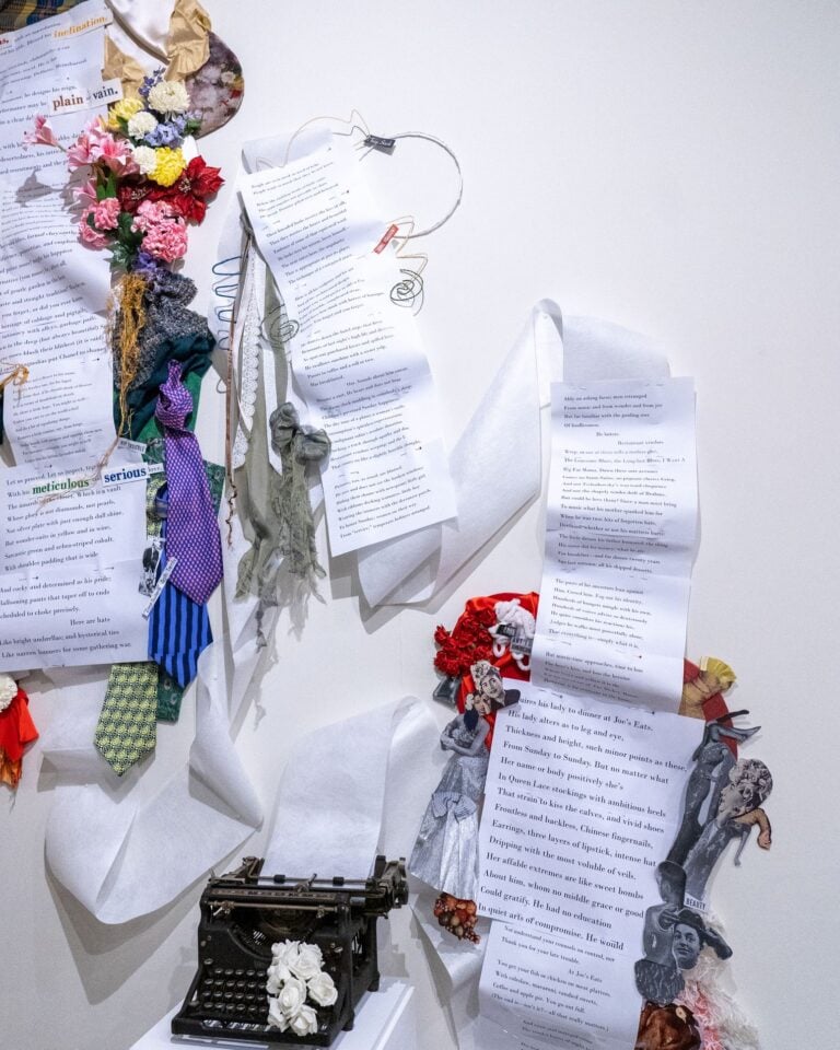 Poets in Vogue, exhibition view.. A fabric adaptation of a poem by Gwendolyn Brooks. Photo credit Arnaud Mbaki