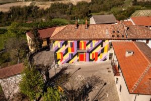 Arte pubblica tra Langhe e Roero. Nuove installazioni di Gillick, Steyerl e Appriou