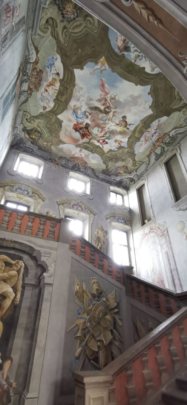 Scalone d'Onore del Palazzo Vecchio. Palazzo Visconti, Brignano Gera d'Adda